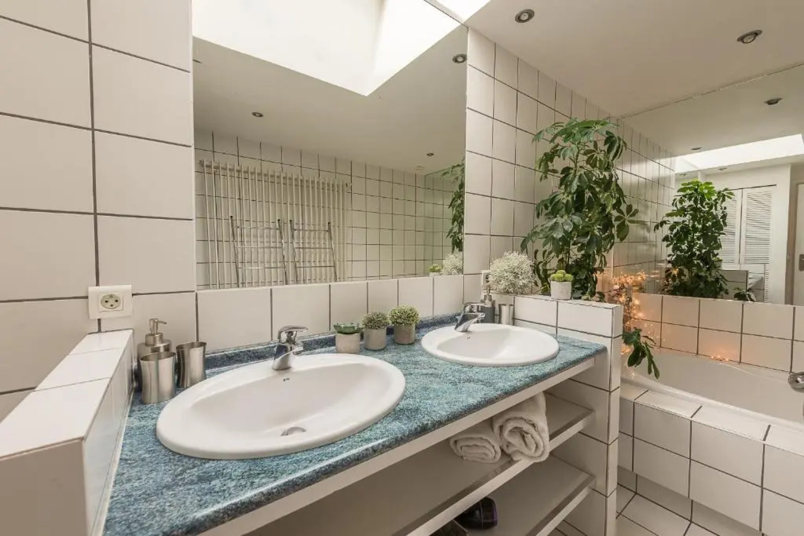 BREDANNAZ-Villa avec vue panoramique sur le lac 8pers by LocationlacAnnecy, LLA Selections