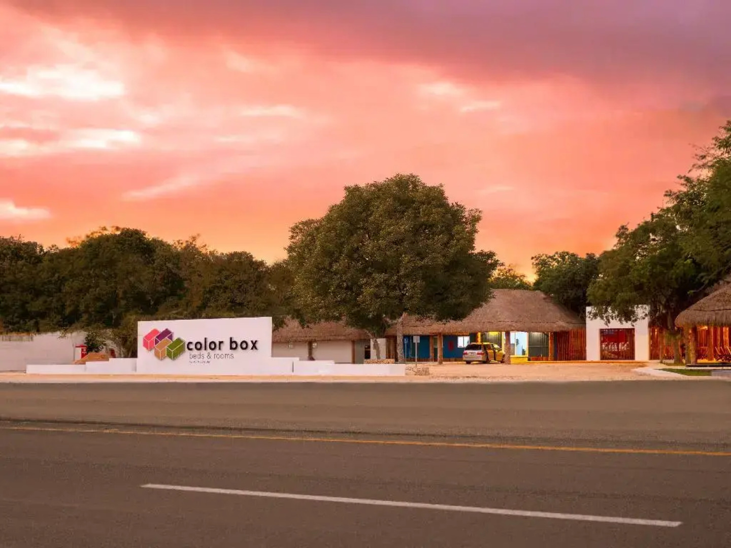 Colorbox beds and rooms by Milenium