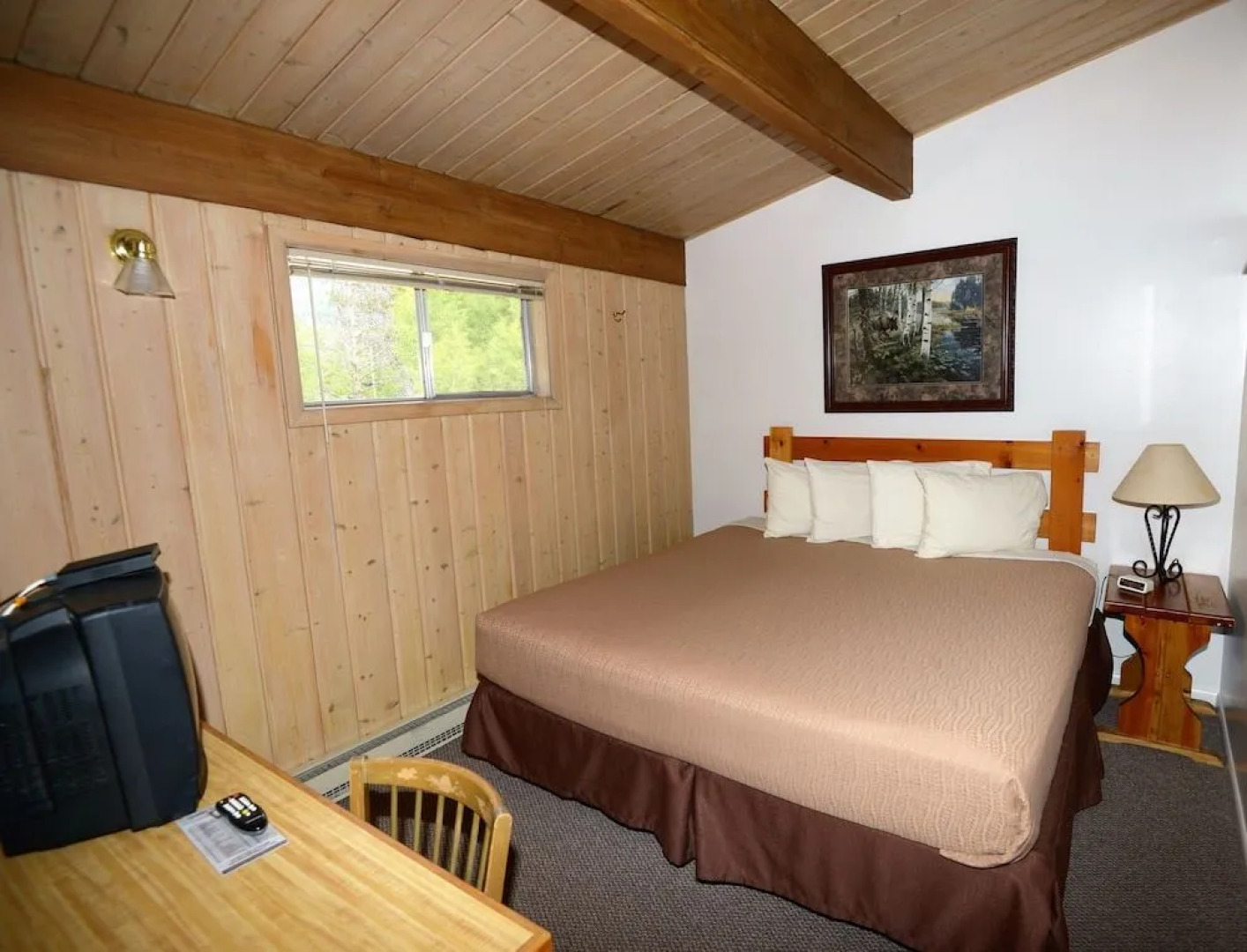 Western Riviera Lakeside Lodging