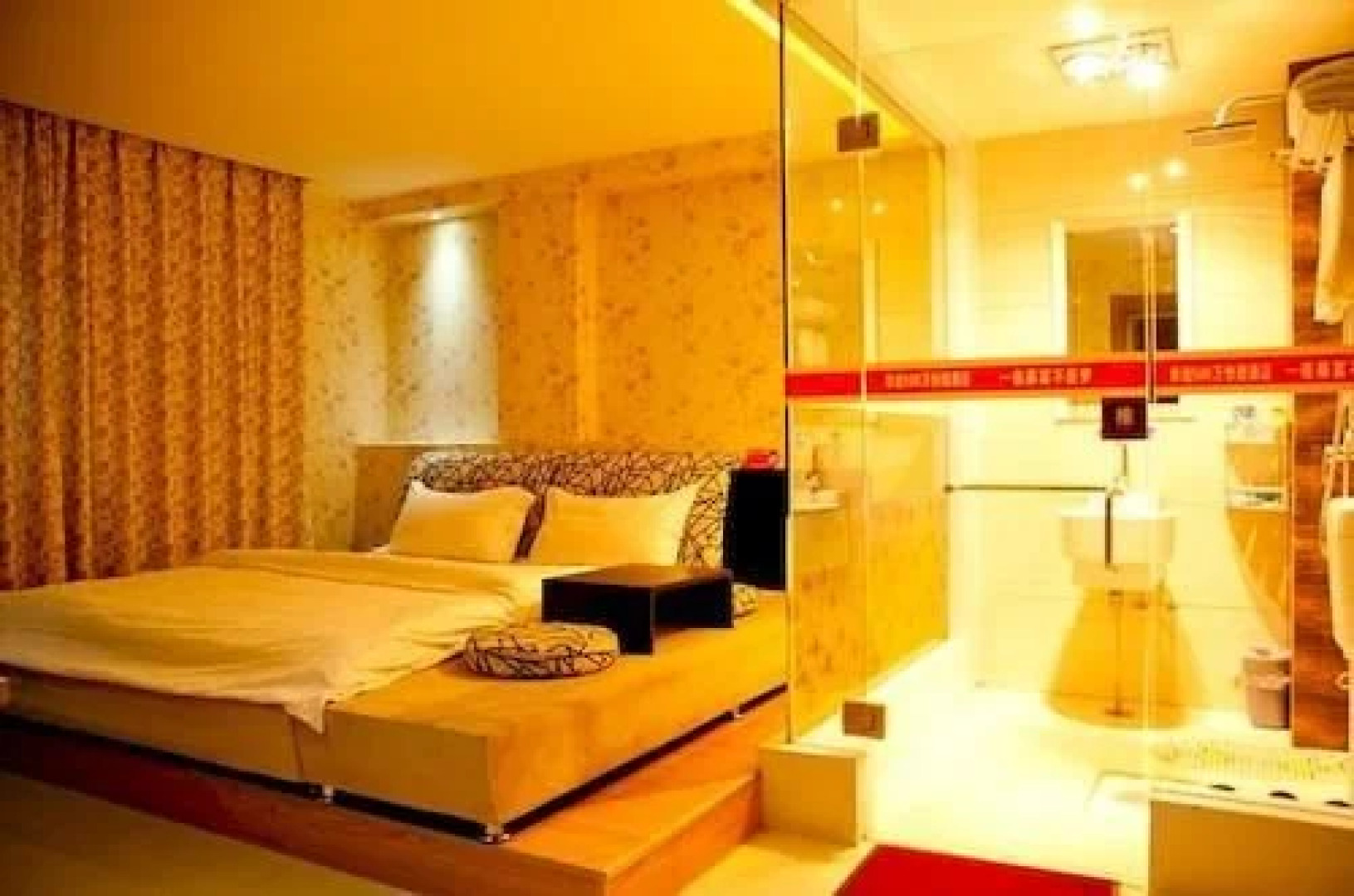 Yuxi Lucky 5 Million Fast Hotel