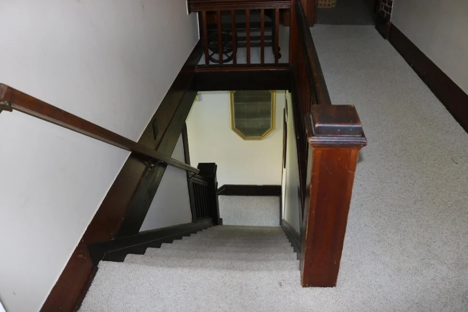 4757 Whiteside 6 Bedroom Home