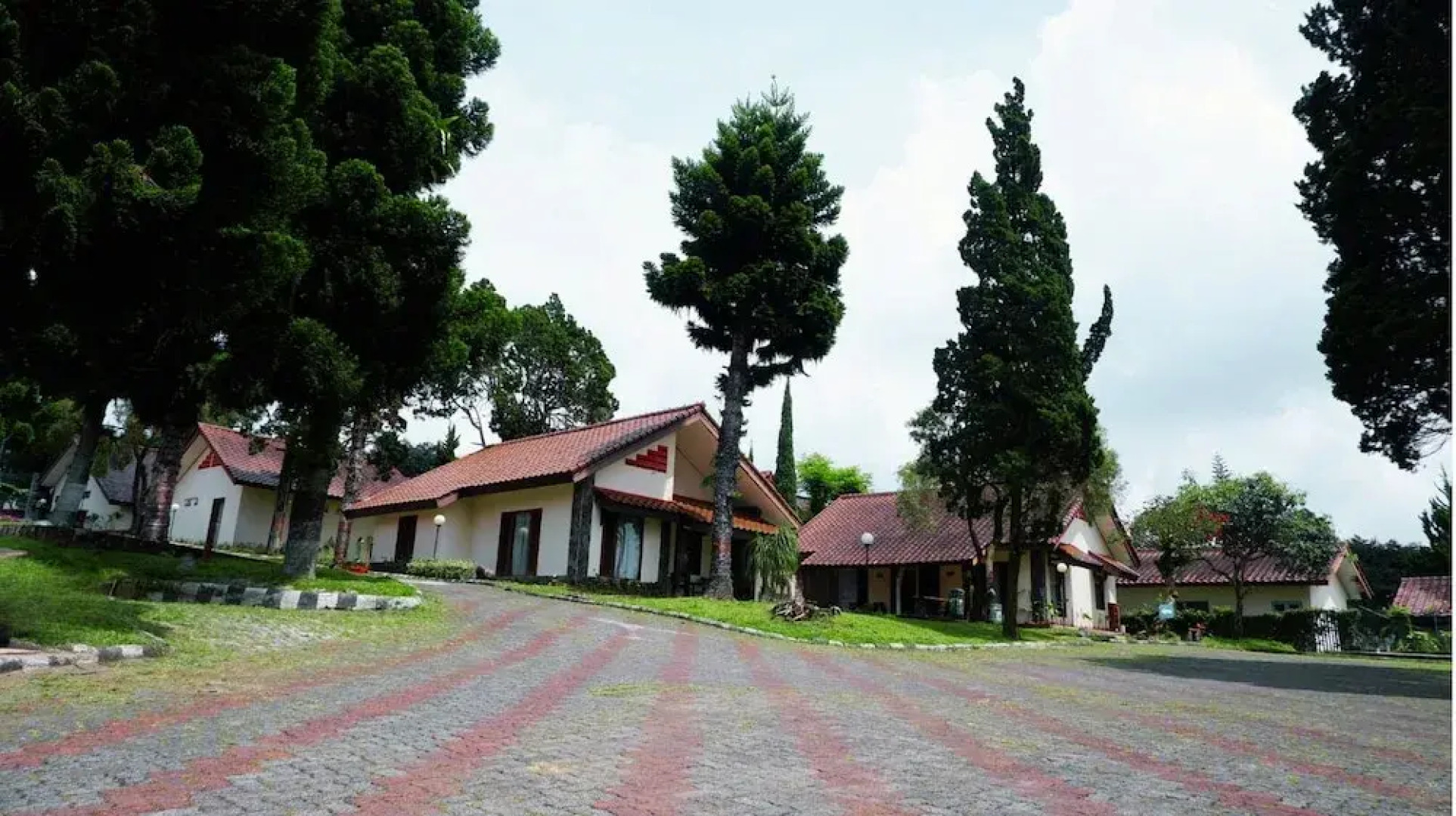 Capital O 1256 Sangga Buana Resort and Convention Hotel