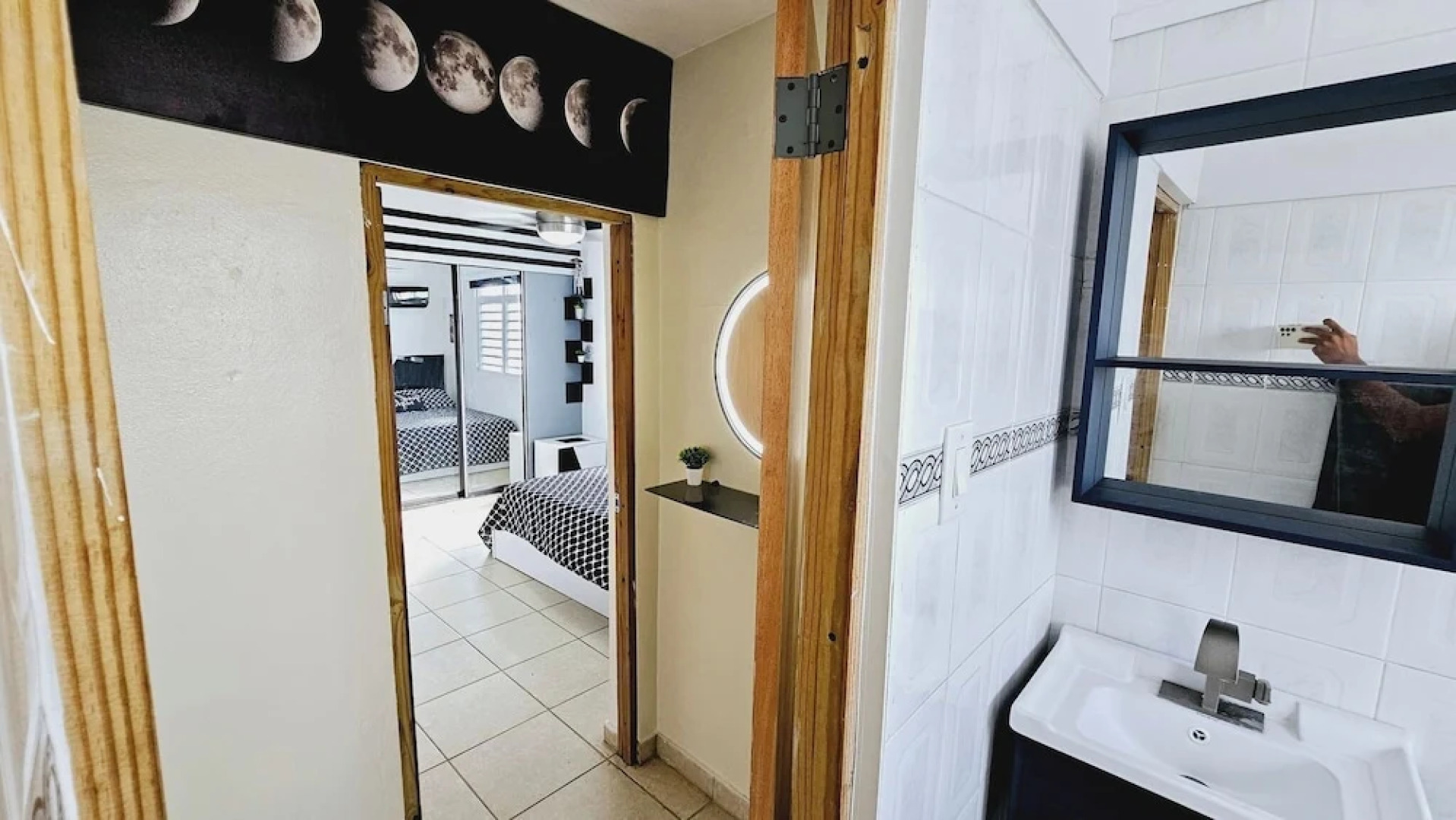 Cozy and Modern Apartment Black & White With Jacuzzi on Terrace