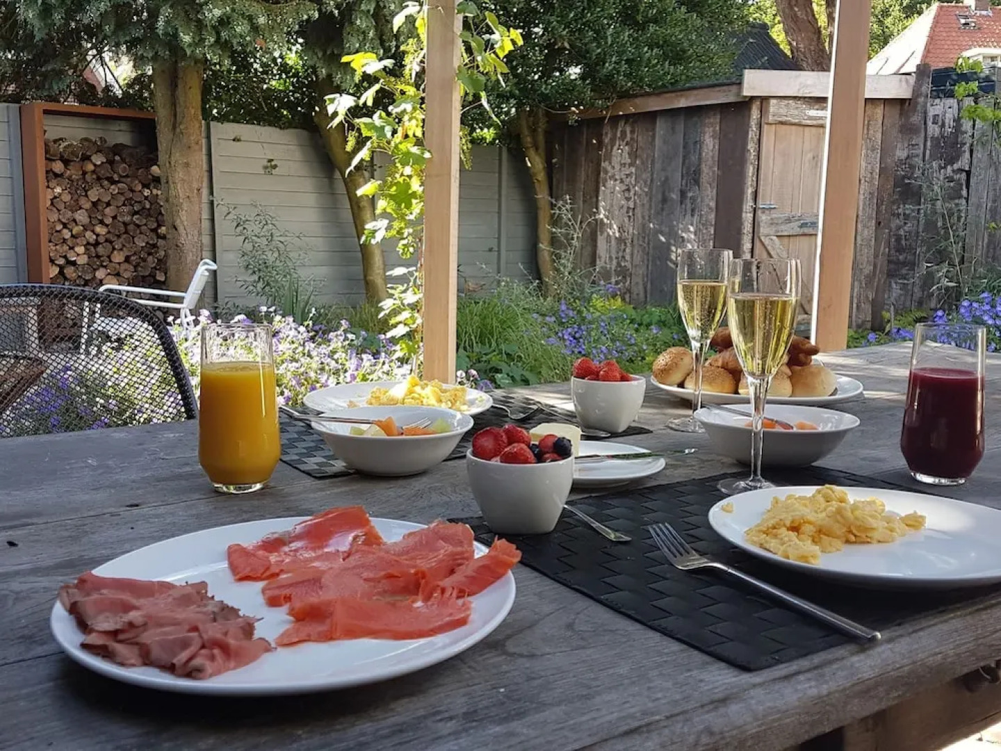 Luxury Holiday Home in Heiloo with Terrace And Garden