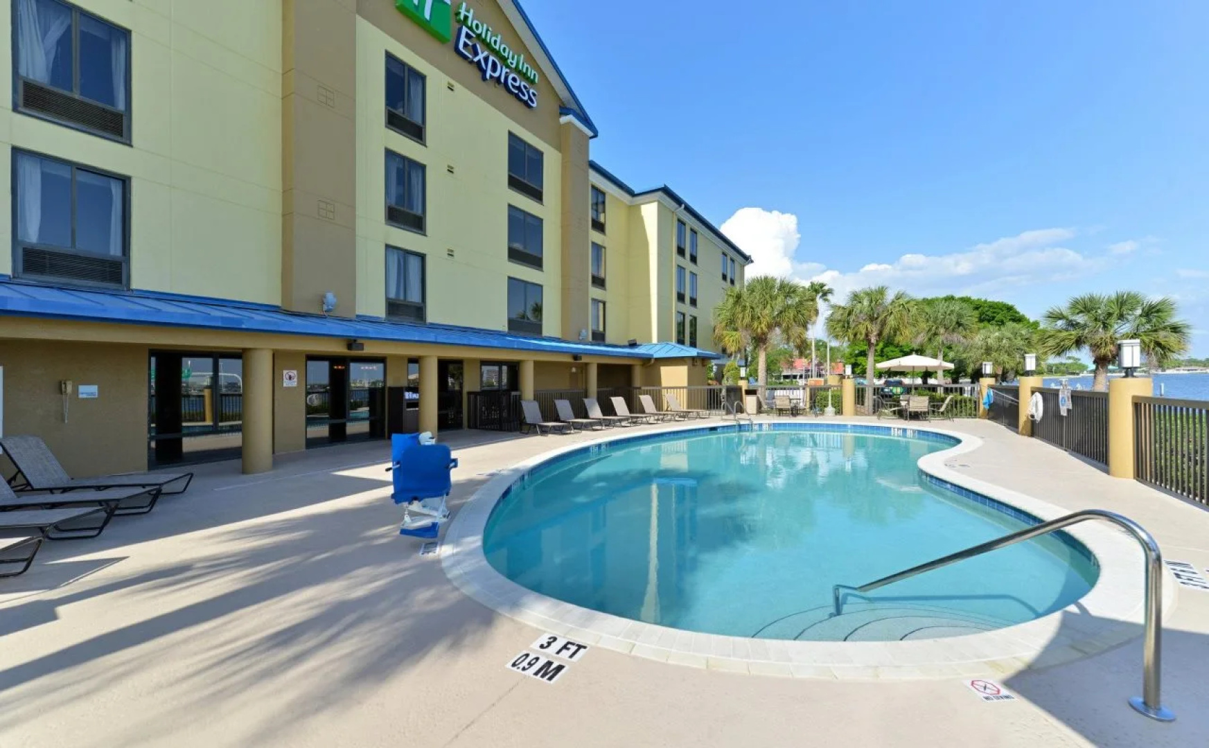 Holiday Inn Express Hotel & Suites Tampa-Rocky Point Island by IHG