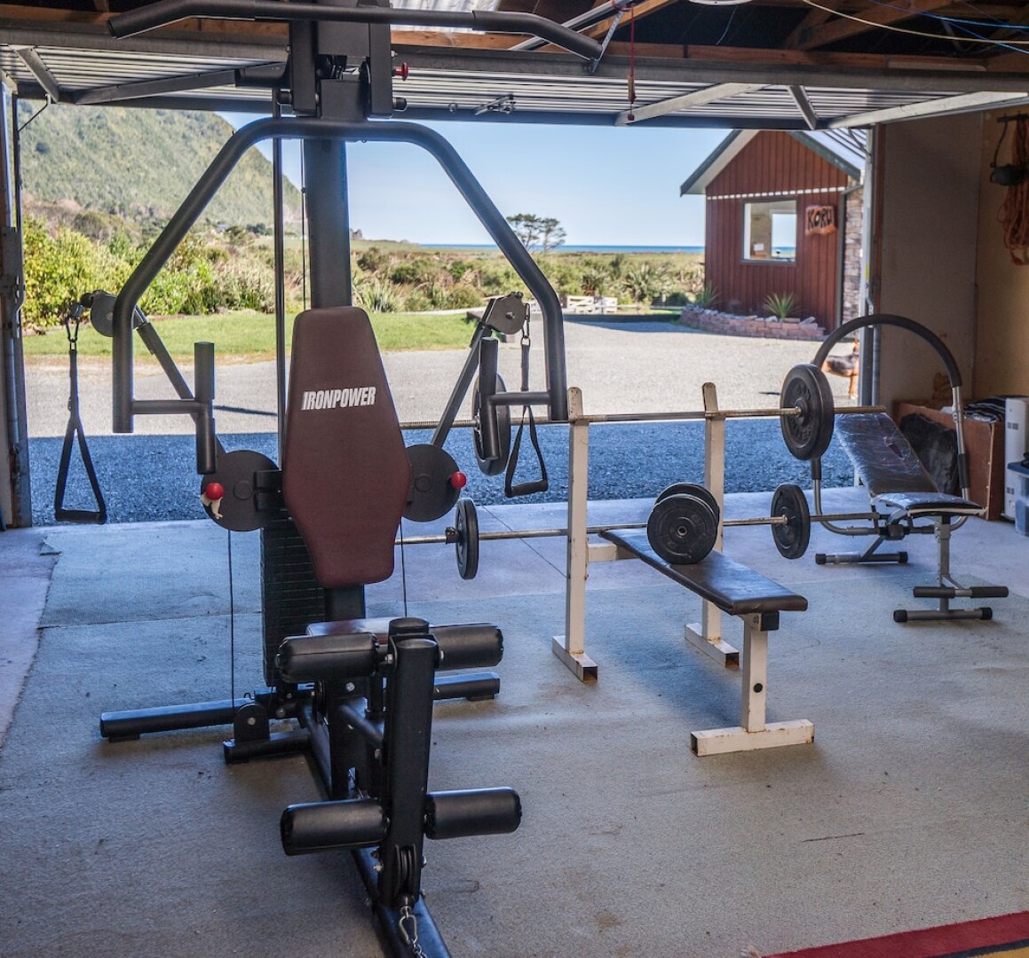 Koru Beach Cabin & B&B Homestay