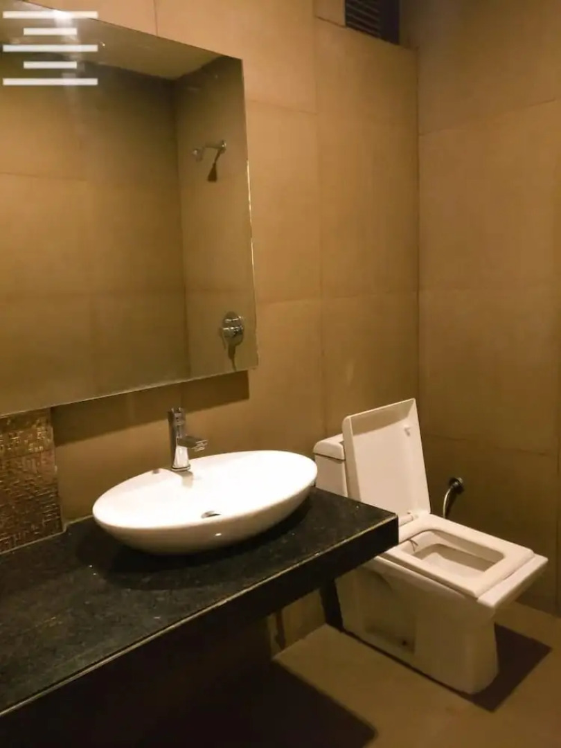 OYO Rooms Ludhiana Railway Station Clock Tower