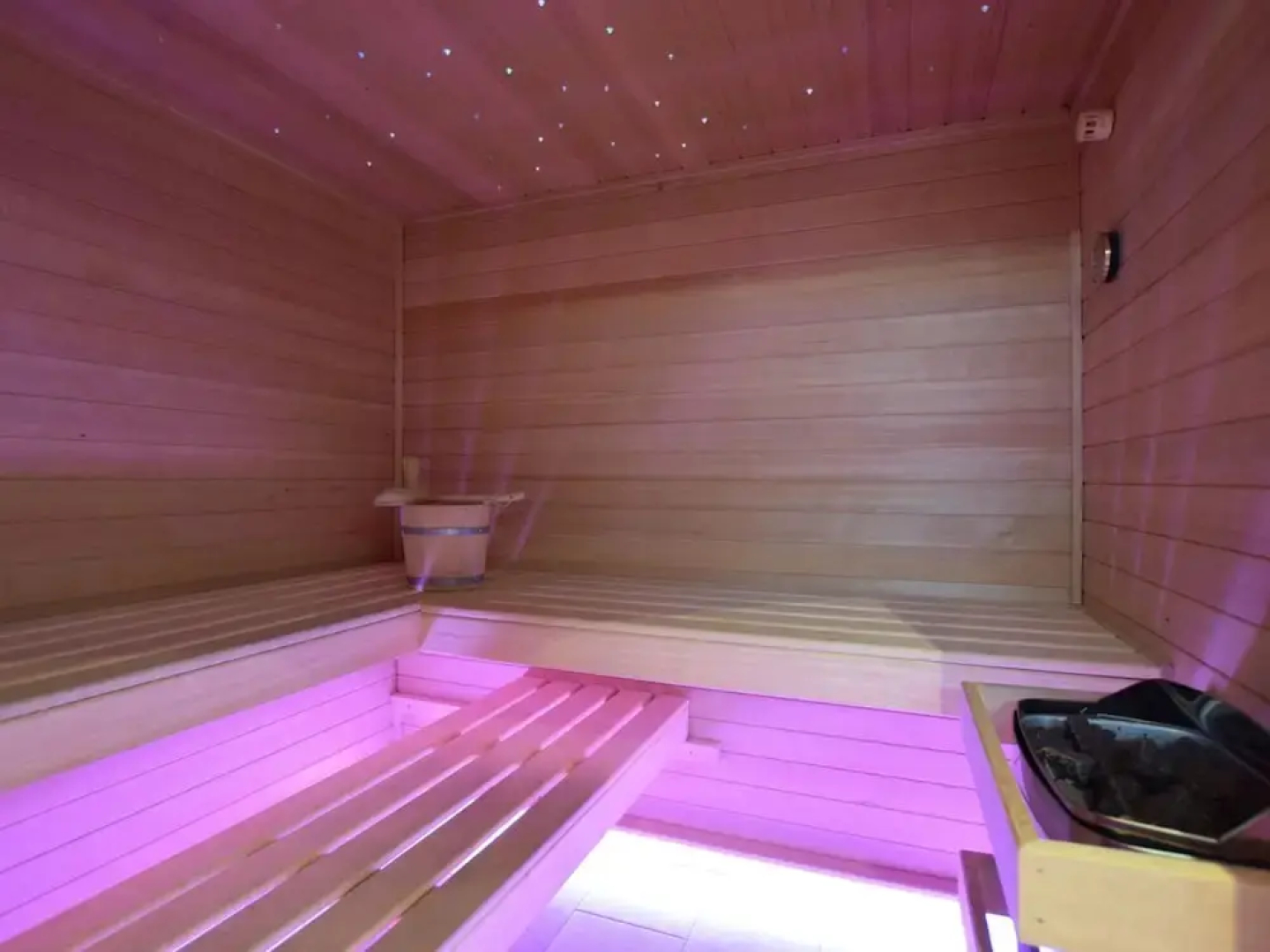Luxury House with Indoor Pool, Sauna, Hot Tub