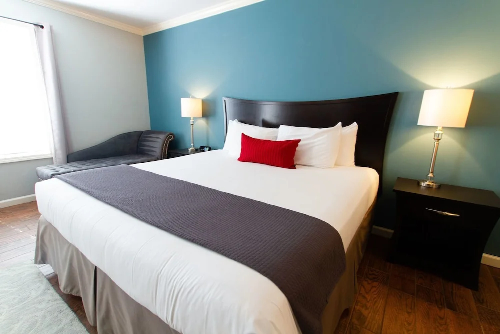 The Dahlonega Square Hotel & Villlas