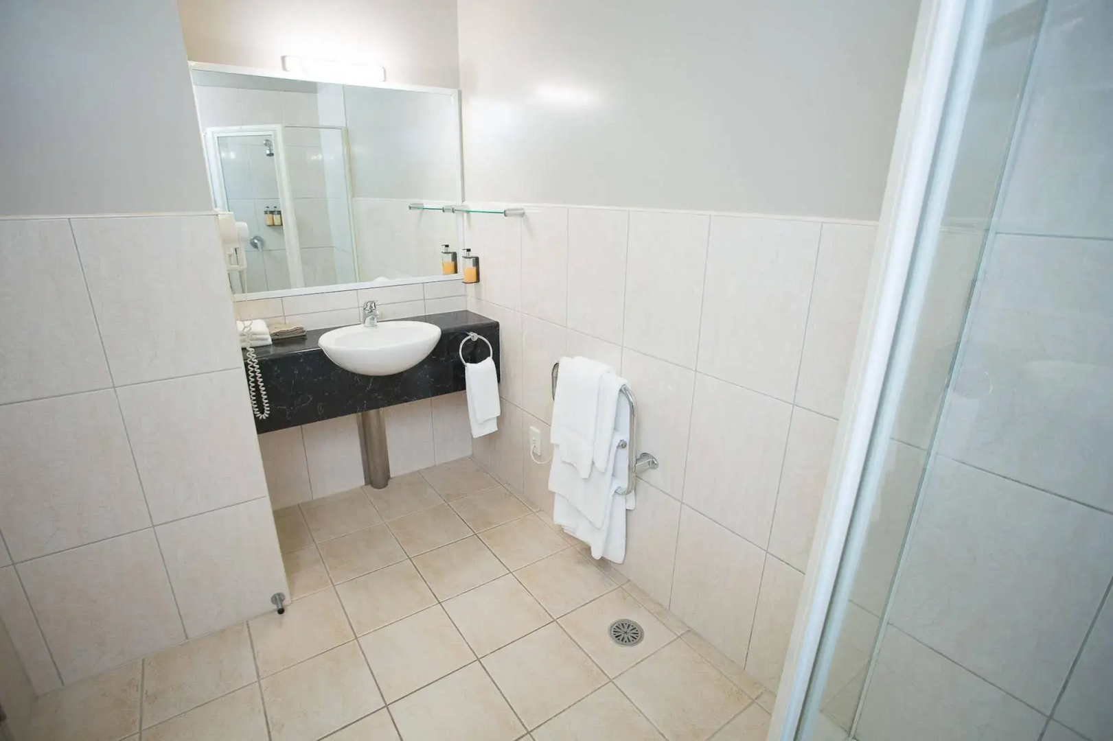 Airport Motor Lodge