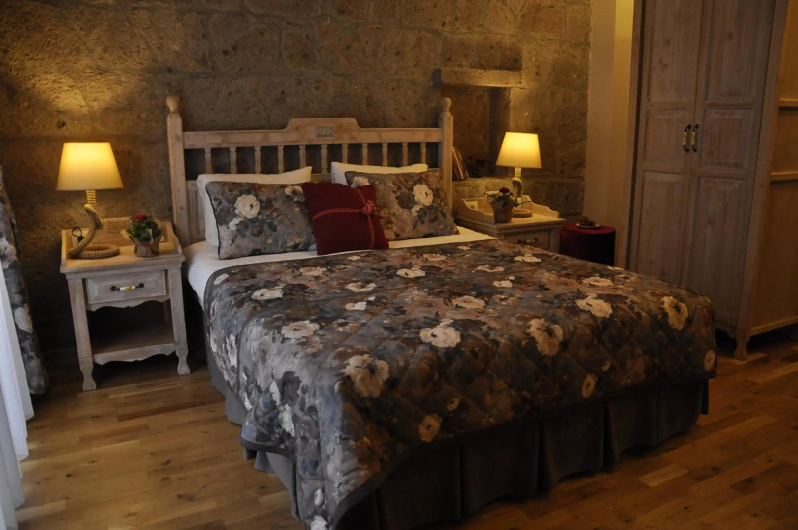 Assos Sunaba Kasri - Special Class