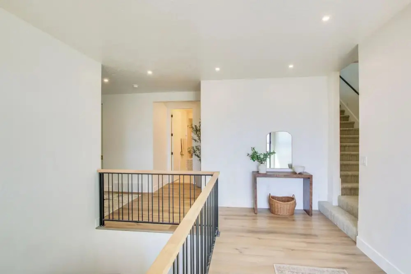 Luxe Retreat w/ Theater Room: Walk to Bear Lake!