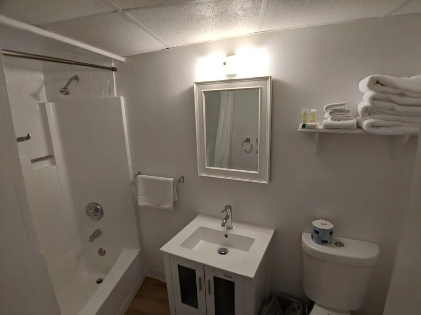 Sand Pebble Motor Lodge