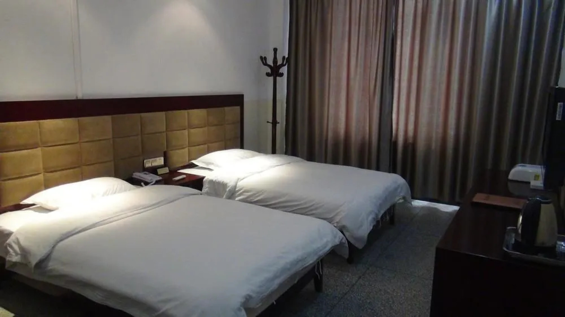 Hongcai Qianziyuan Hotel