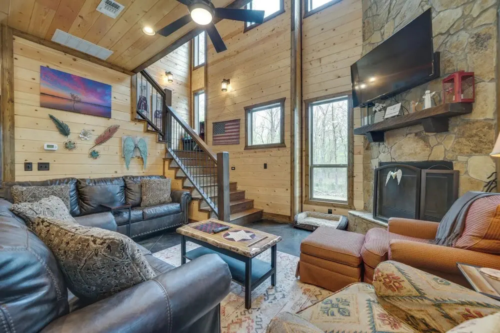 Hot Tub & Fire Pit: Broken Bow Retreat!