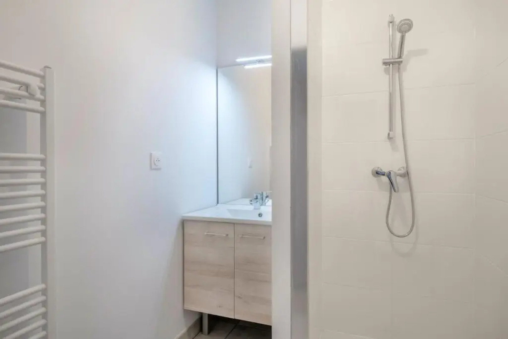 Dans une residence de style balneaire en Bretagne