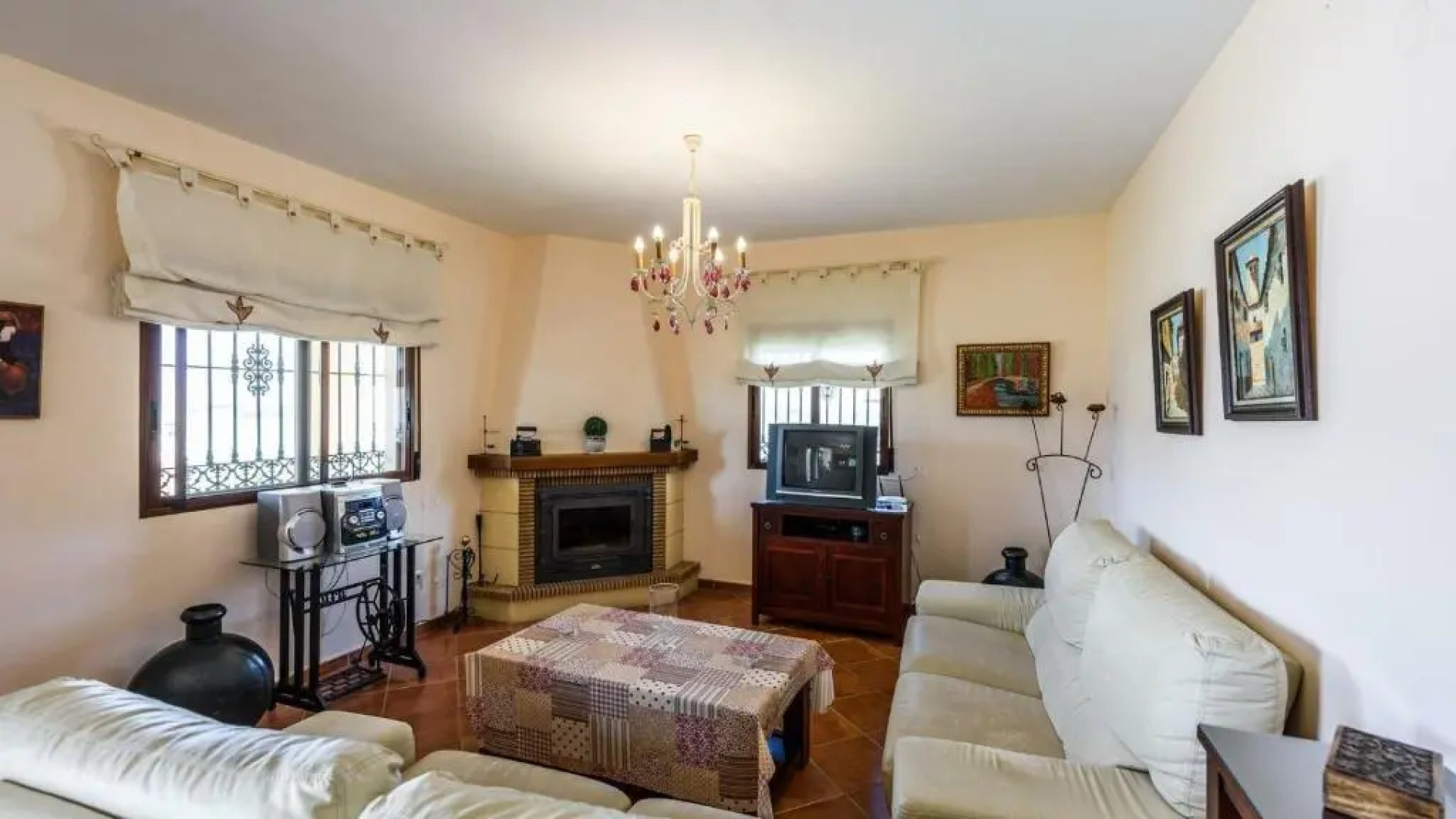 Cortijo Angela Vinuela by Ruralidays