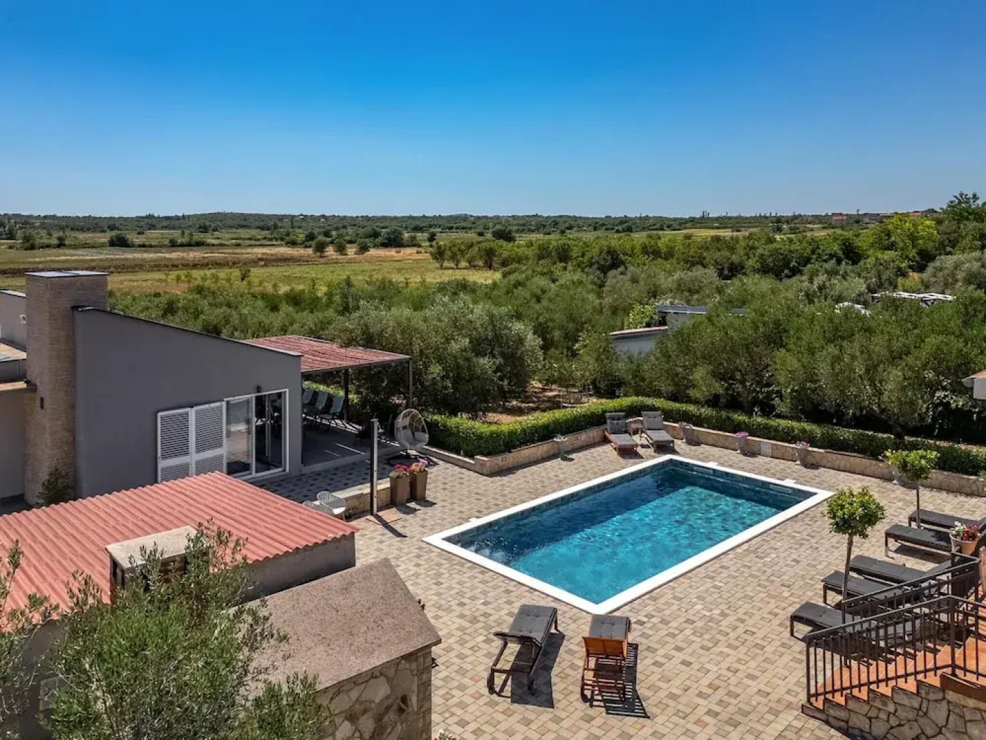 Modern Countryside Villa Near the Sea, Private Swimming Pool, Lovely Guesthouse