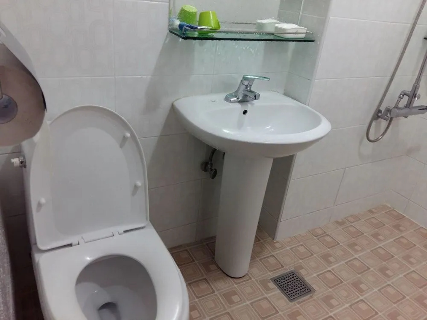 Happy Tour Guesthouse - Hostel