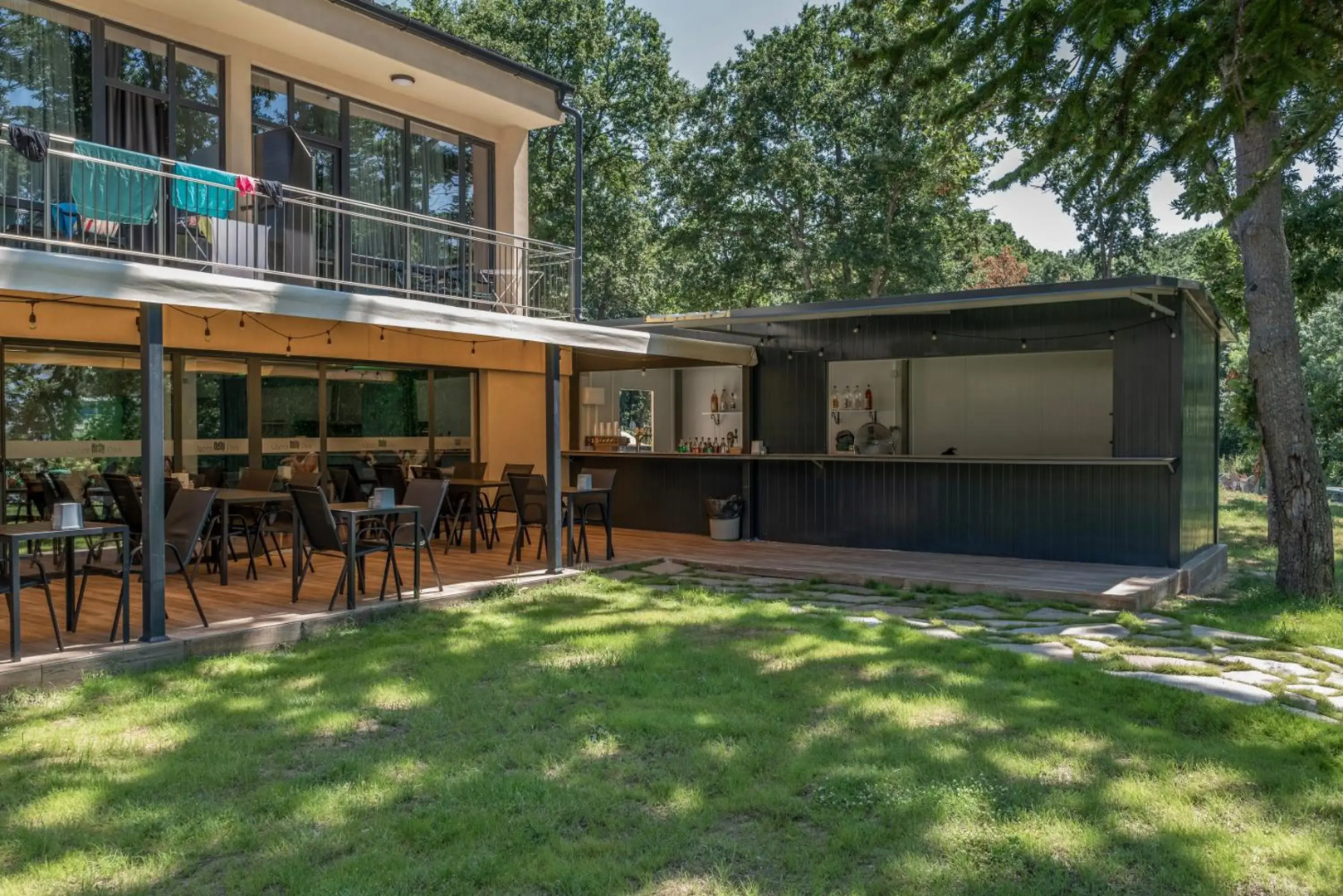 Queen Nelly Hotel Park