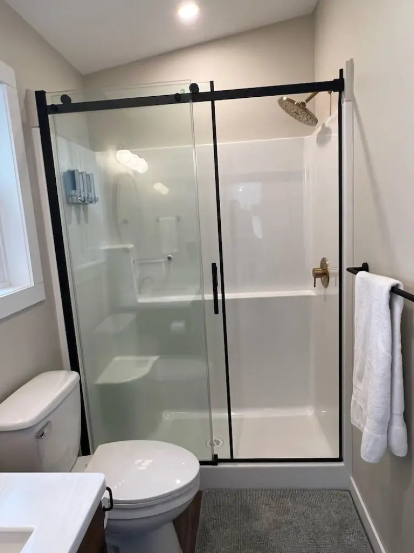 The Lodge on Harrison Lake