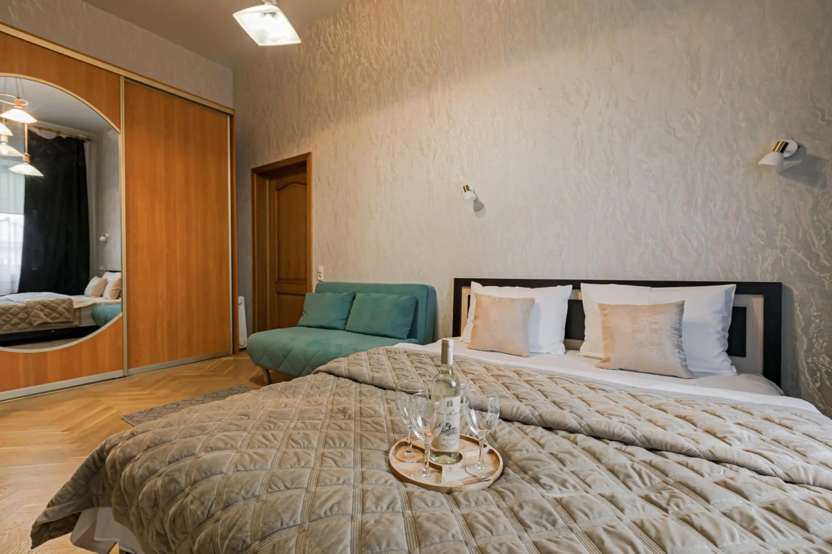 Апартаменты на проспекте Независимости 13