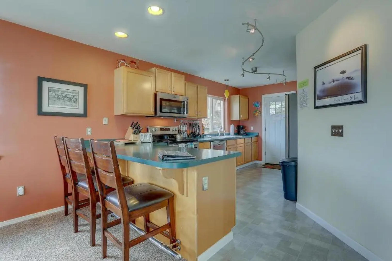 Kite Beach Lookout 3 Bedrooms 2 Bathrooms Home