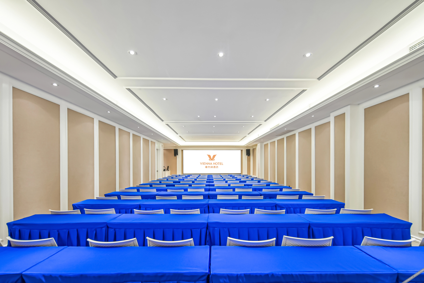 Vienna Hotel (Yecheng Zero Kilometer)