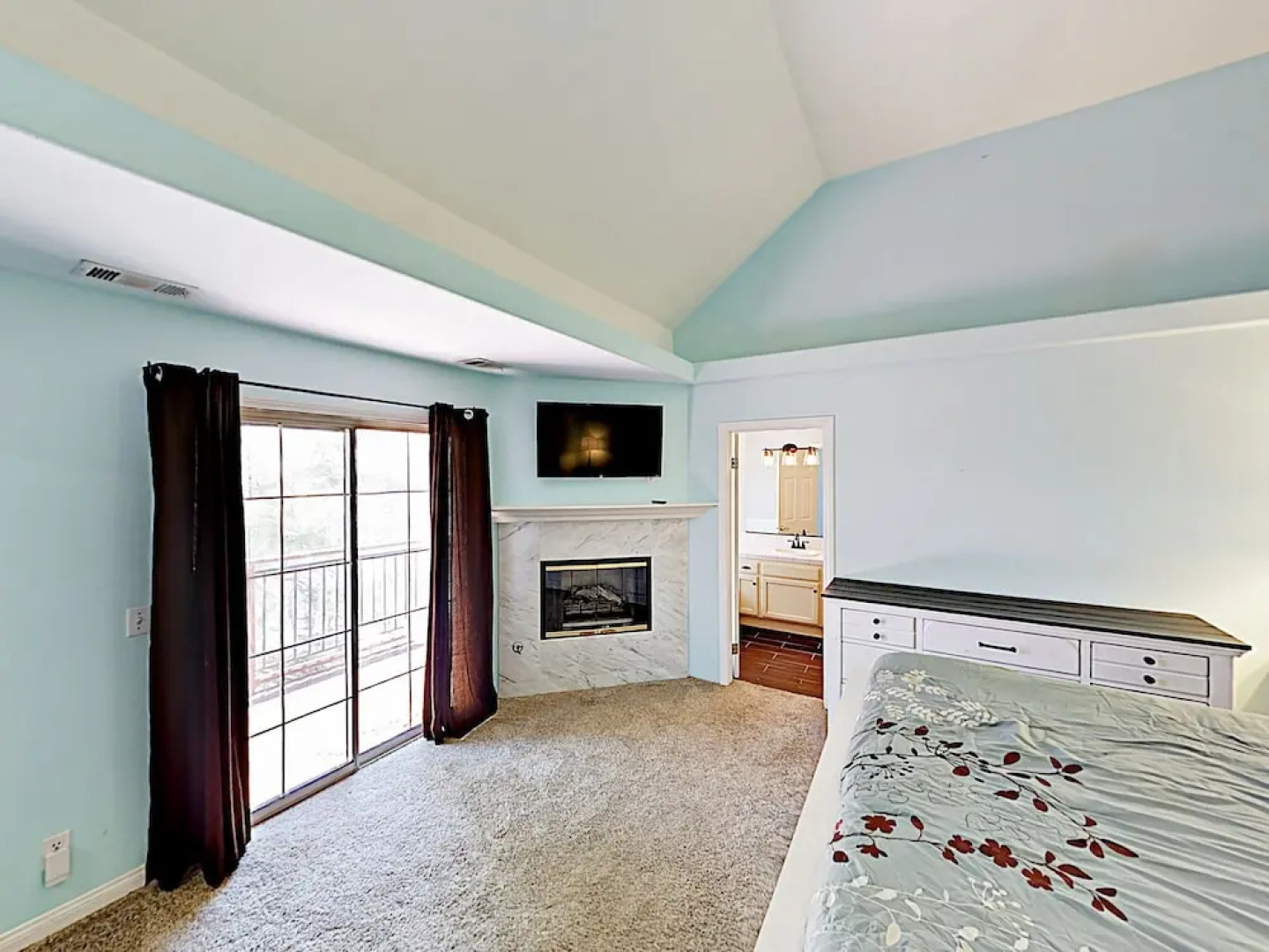 New Listing! "evergreen Escape" - Decks & Game Room 5 Bedroom Home