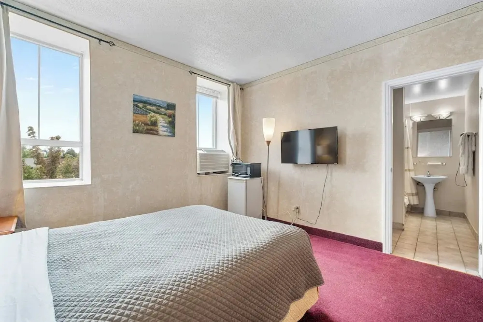 Royal Inn and Suites at Guelph