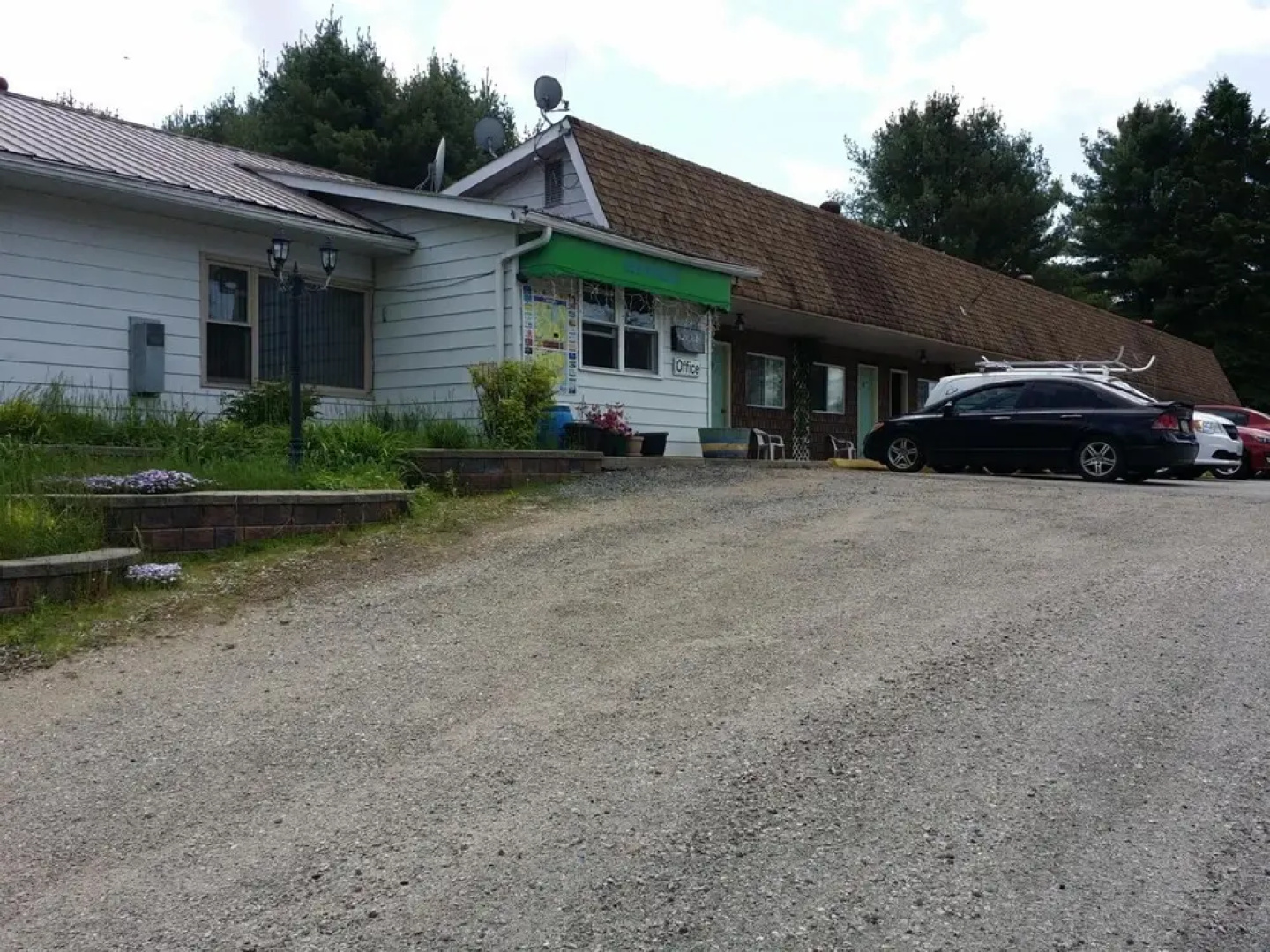 Cedar Lane Motel