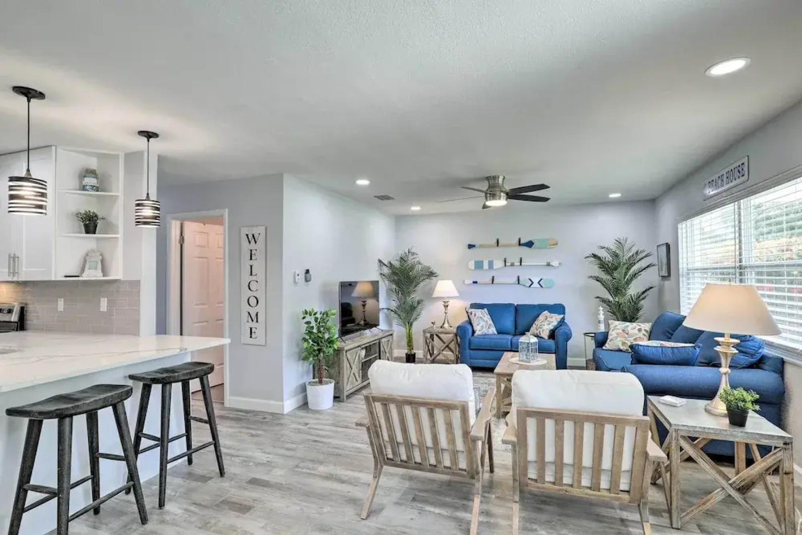 Breezy Largo Getaway - 5 Minutes to Beach!