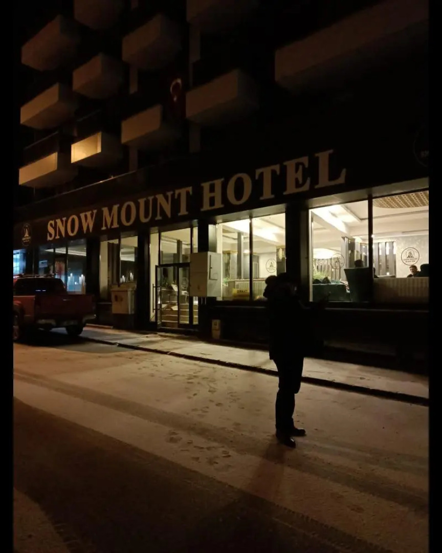 Snow Mount Hotel
