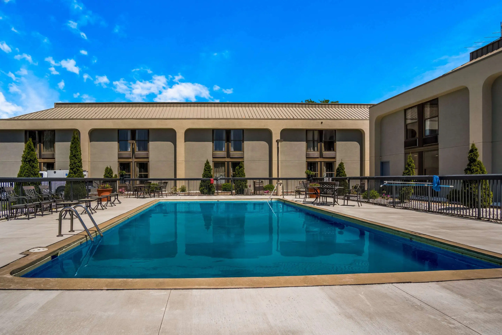 Clarion Inn & Suites Grand Rapids Airport