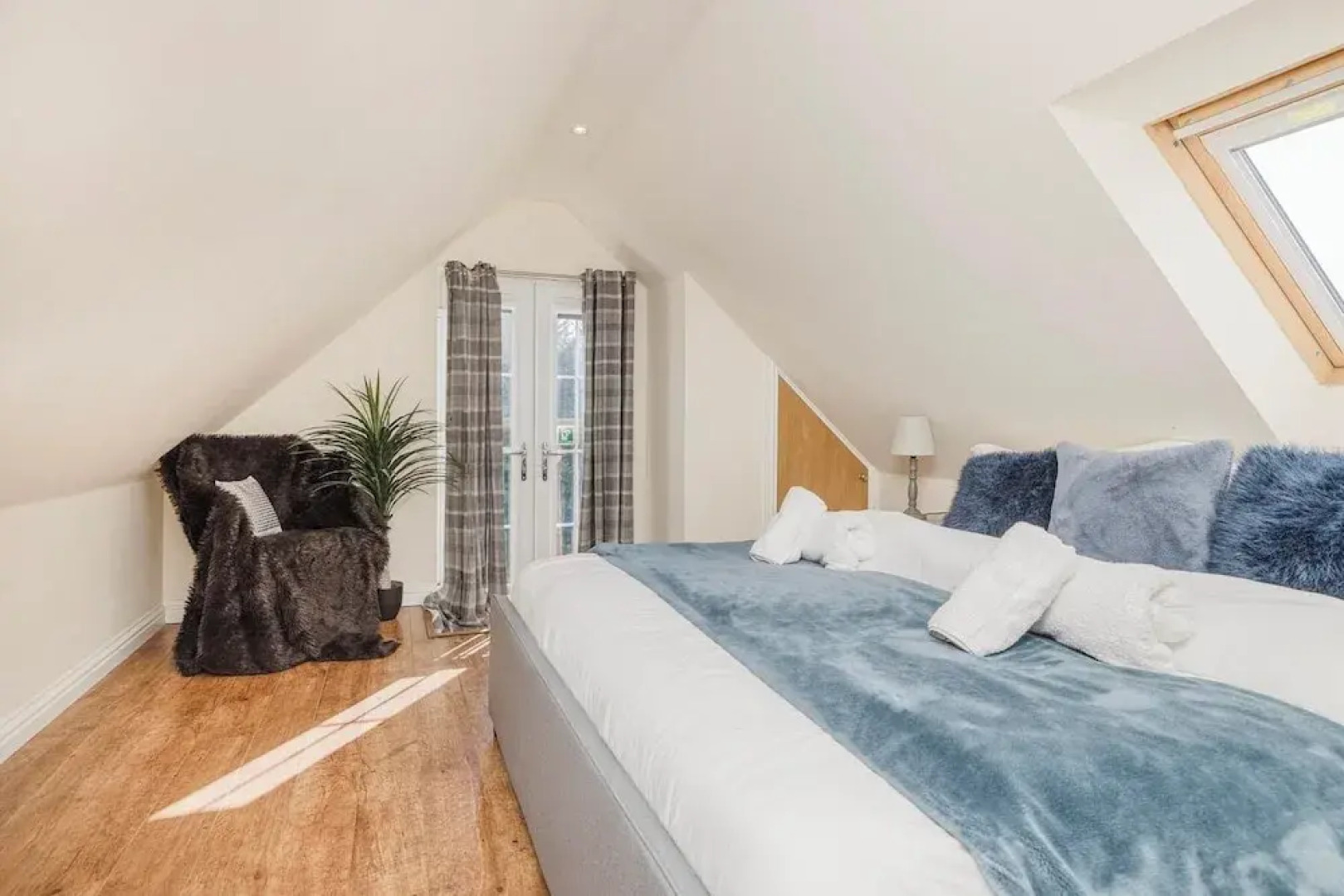 JOIVY Greenknowes Cottage W/ Hot Tub & Fireplace