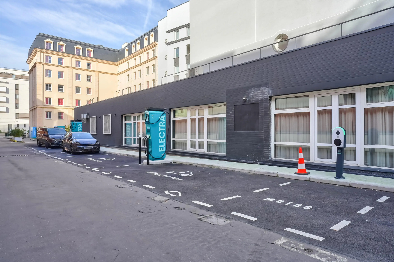 Premiere Classe Paris Ouest - Pont De Suresnes