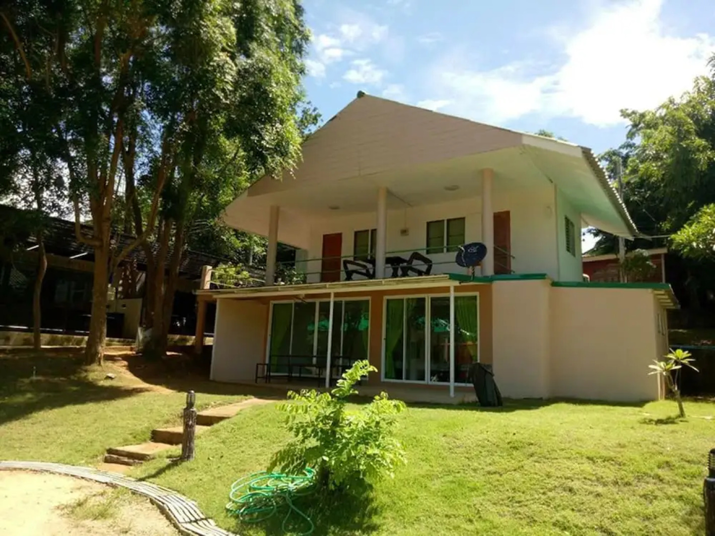 Fuengfahsangmanee Resort