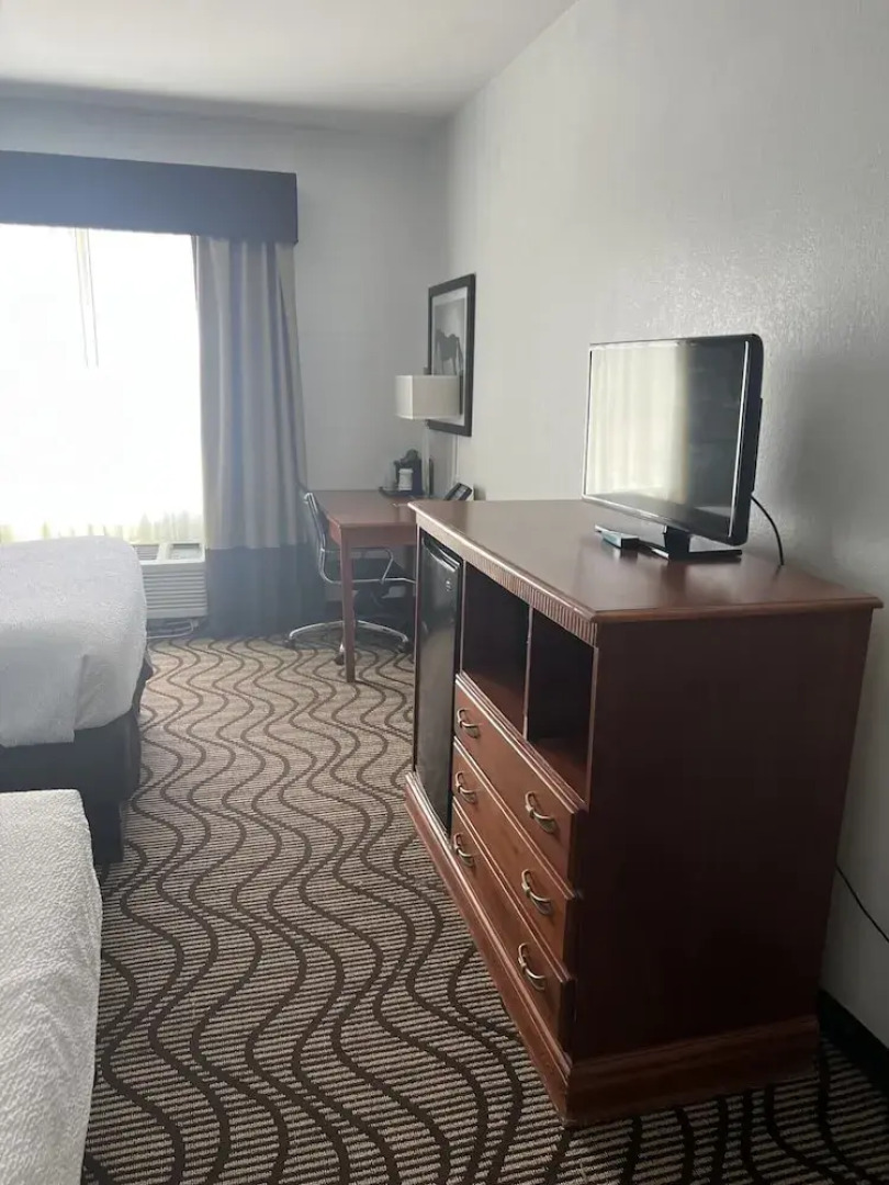 Mathis Deluxe Hospitality