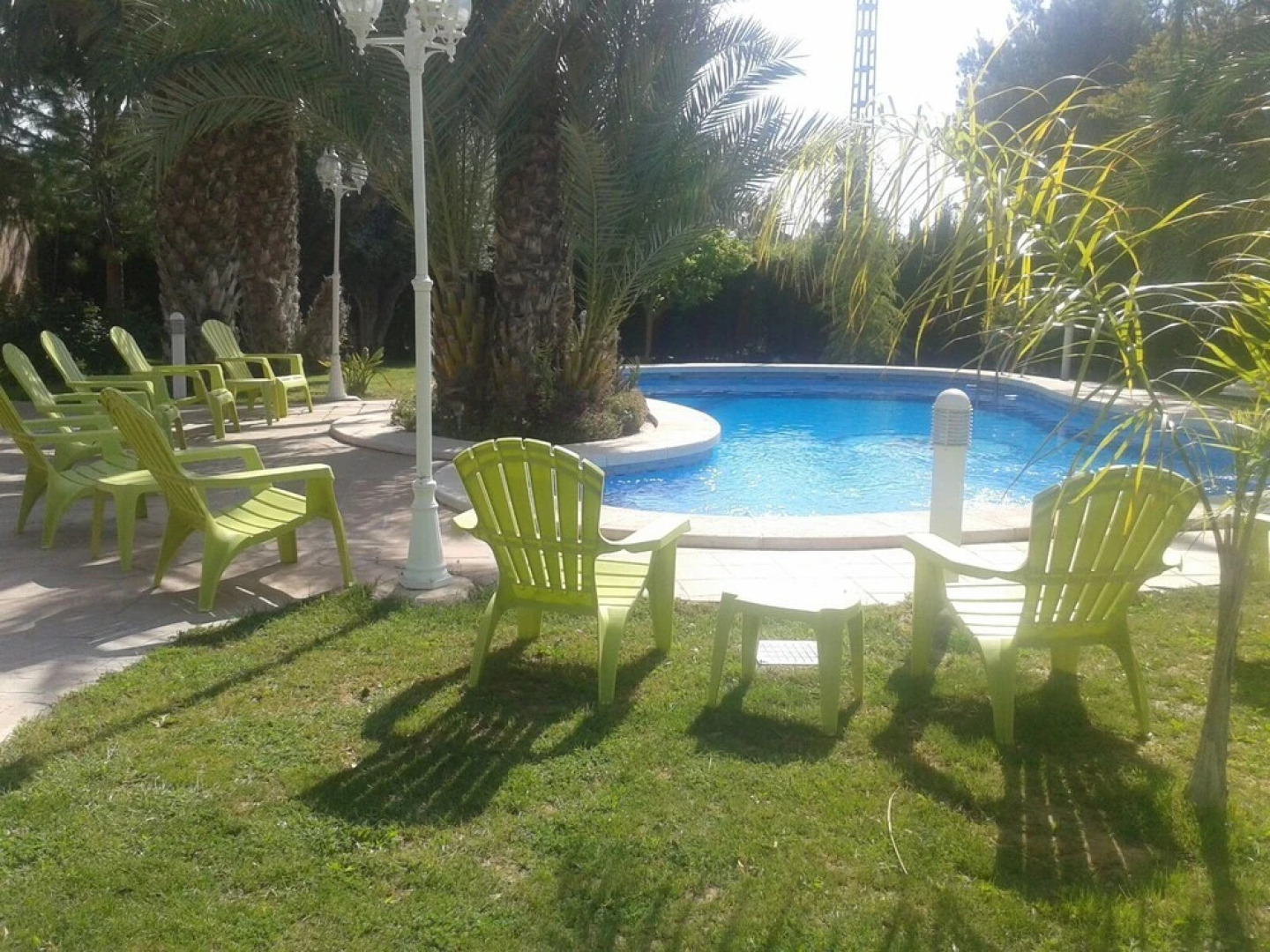 Los Jardines De Lola