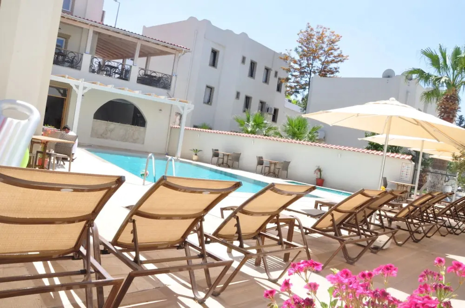 Olivias Group Hotel