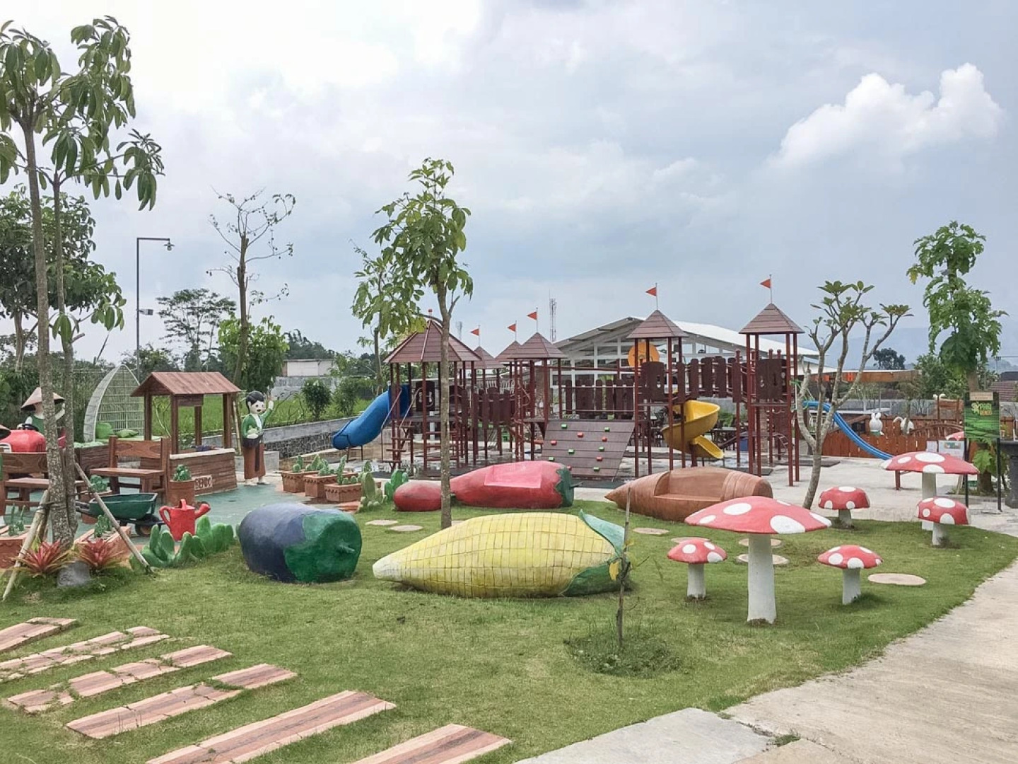 RedDoorz near Wisata Paribendo Lawang