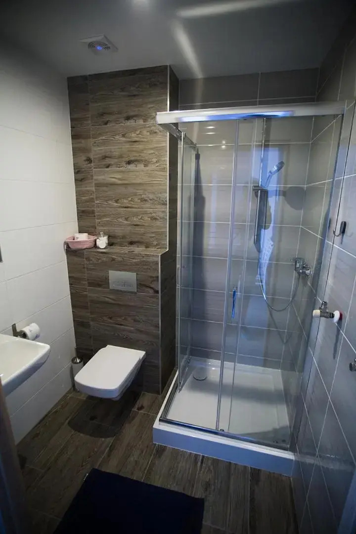 Pokoje Gościnne 30stka