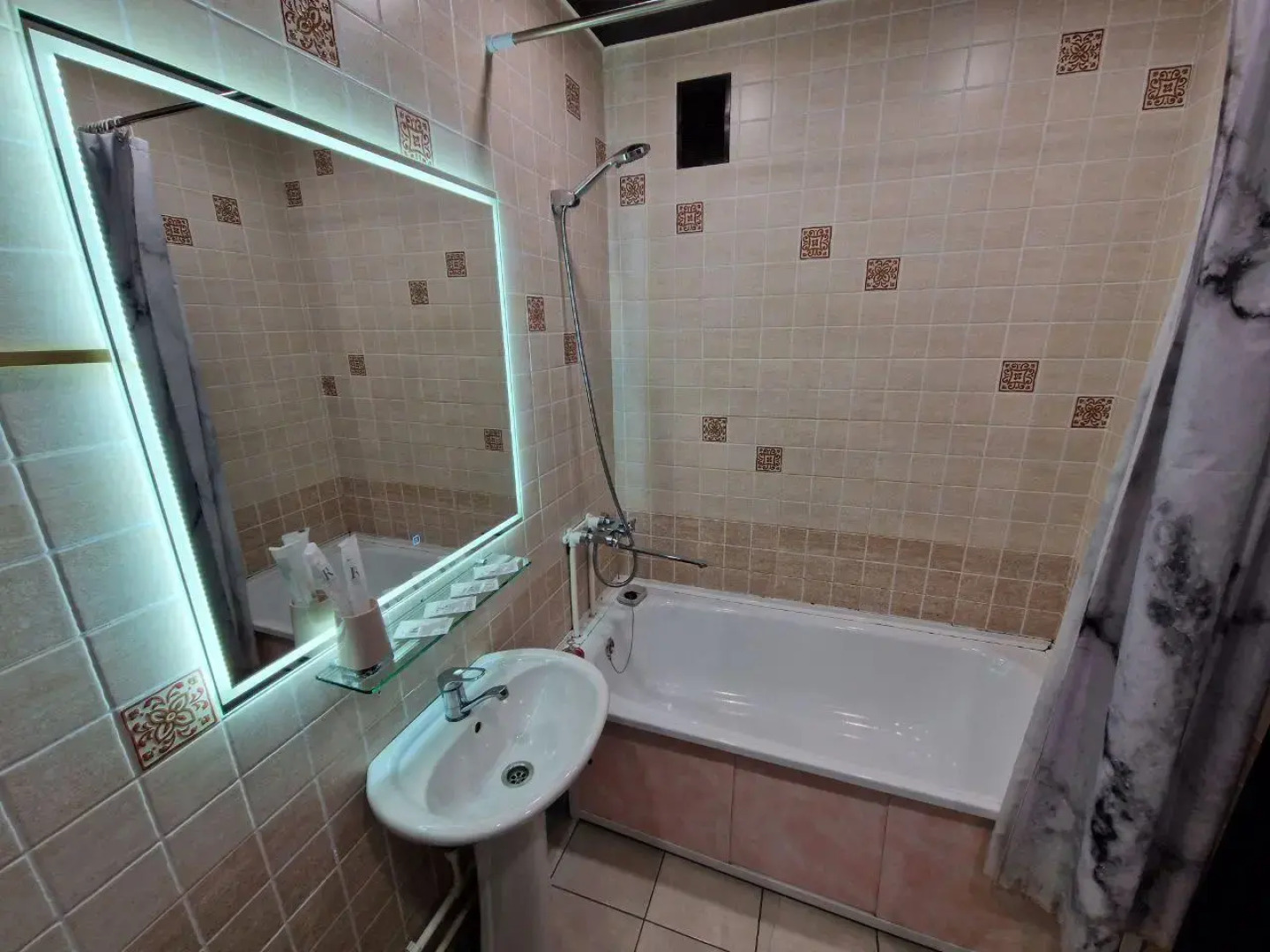 В Гости на Ермакова 6