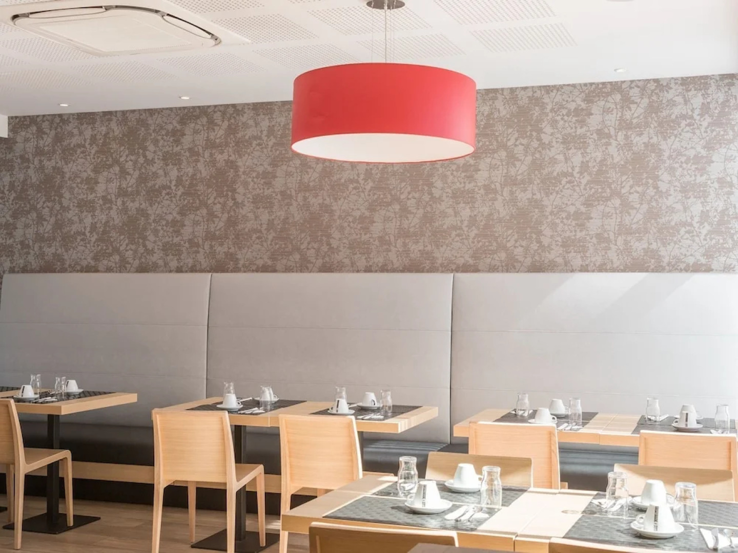 Colmar: Contemporary Apartment, 800 m From the Centre