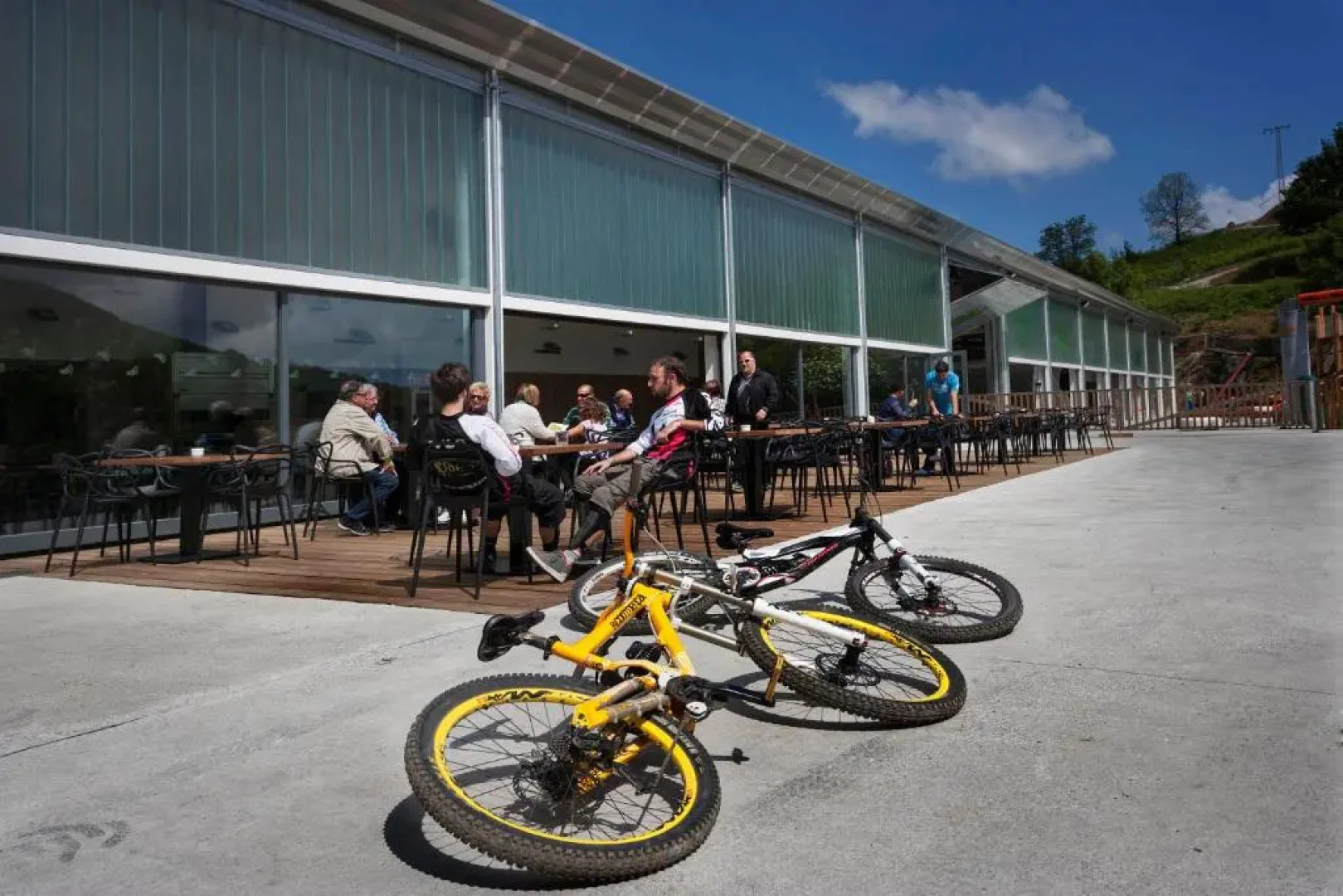 Youth Hostel Non Stop Inn by IrriSarri Land