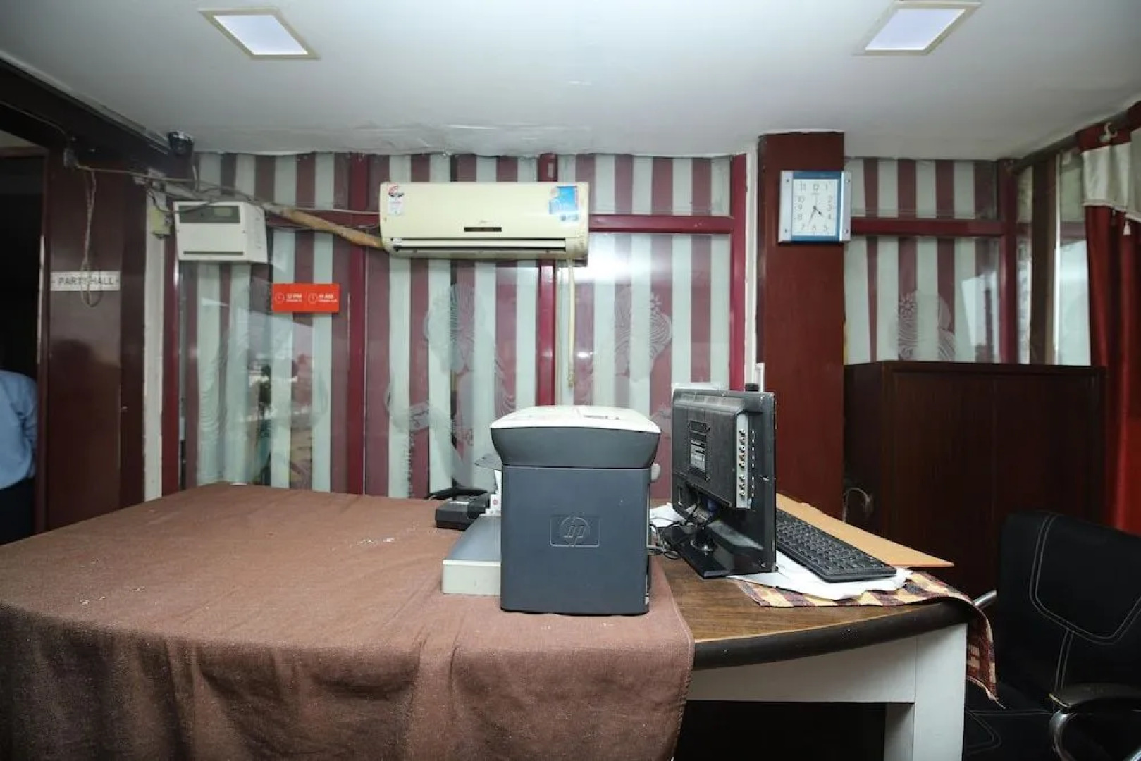 Oyo 40458 Hotel Deep Palace