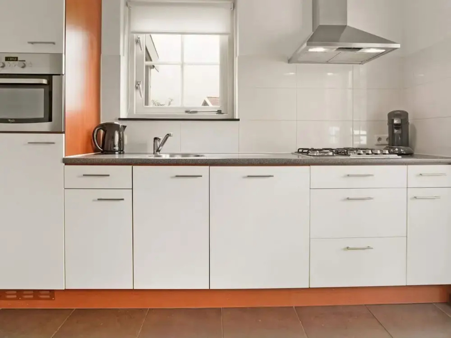 Bungalow by Water Near Rotterdam and Zeeland