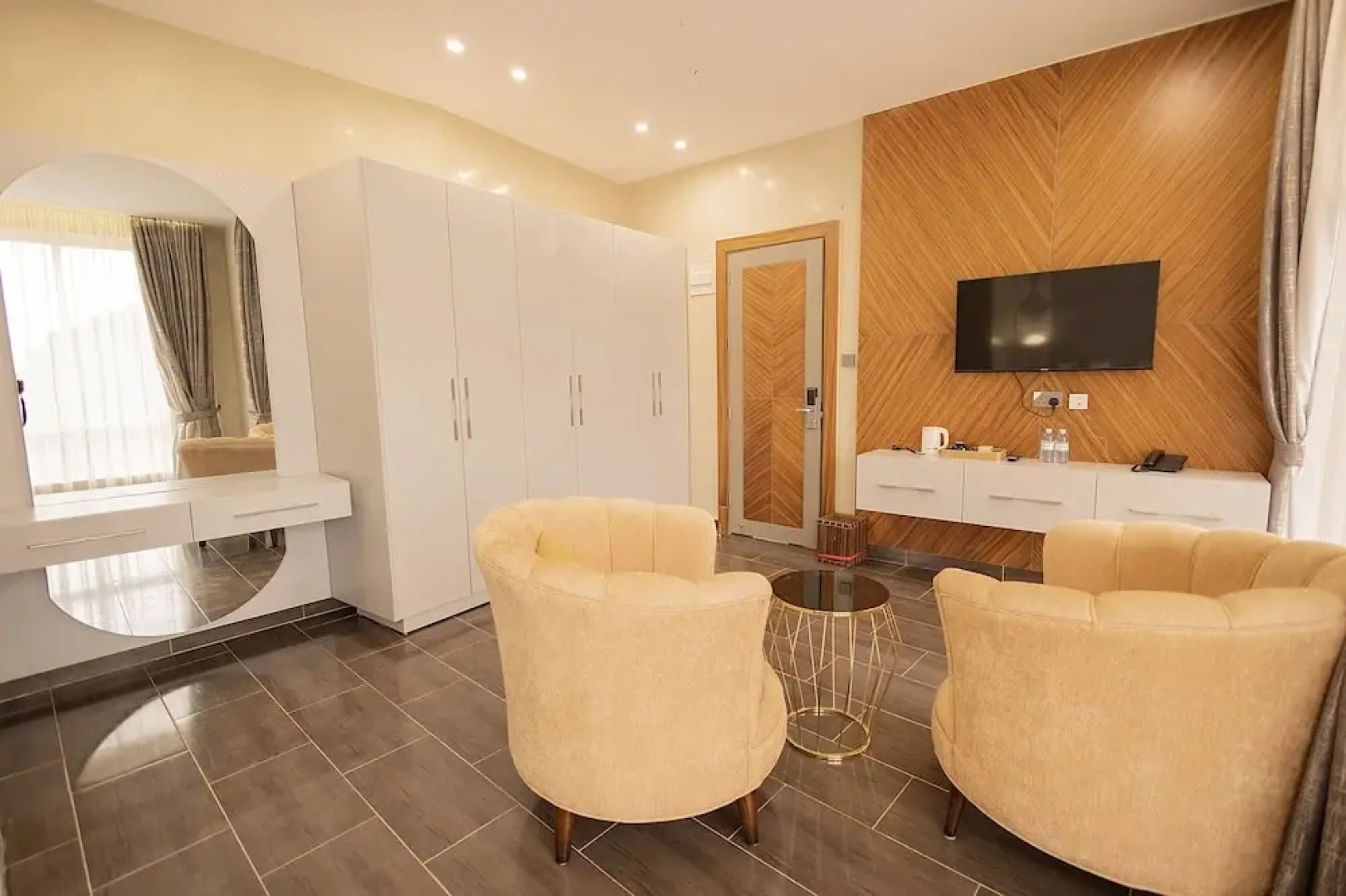 Grik Hotel - Entebbe