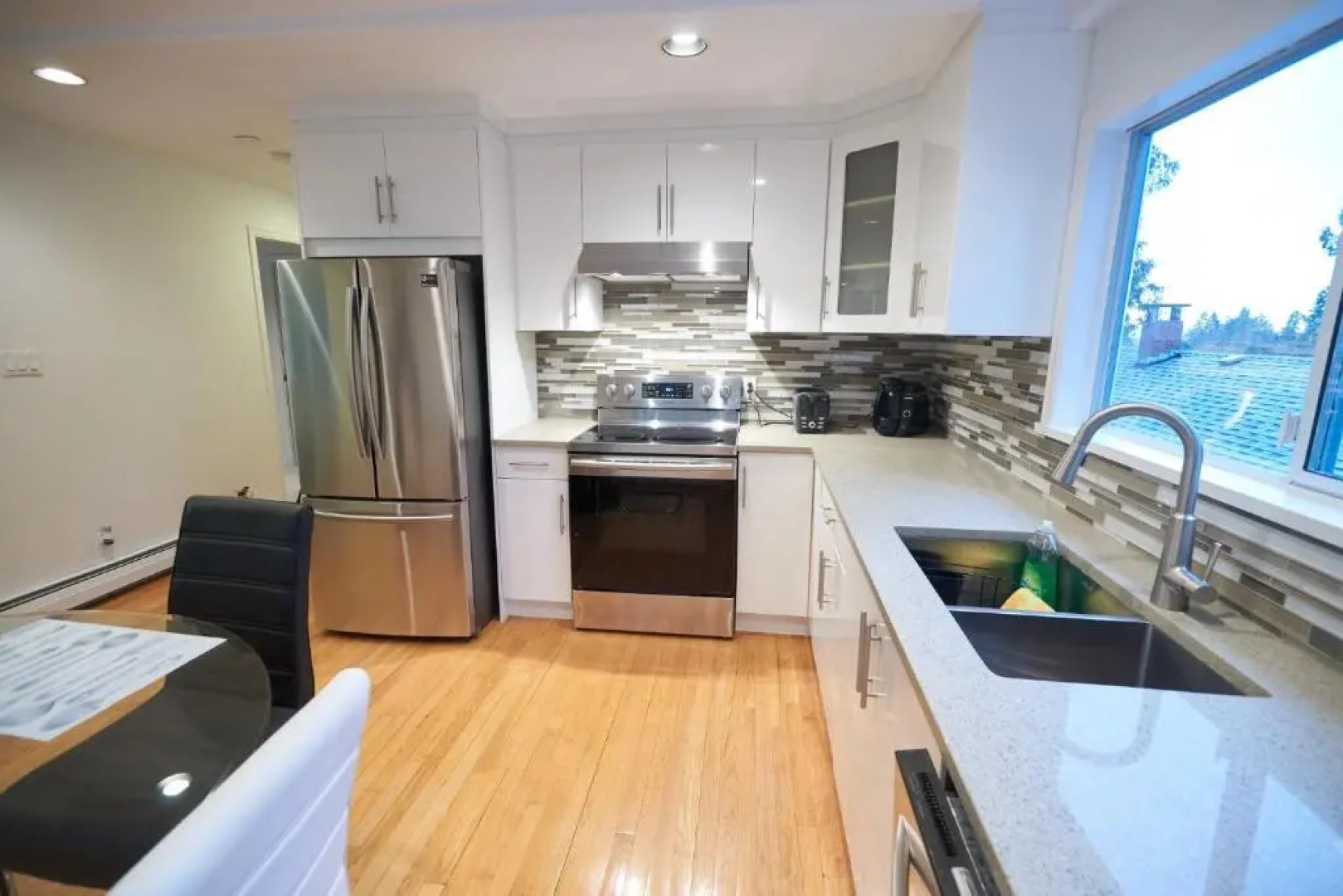 Beautiful Modern Suite