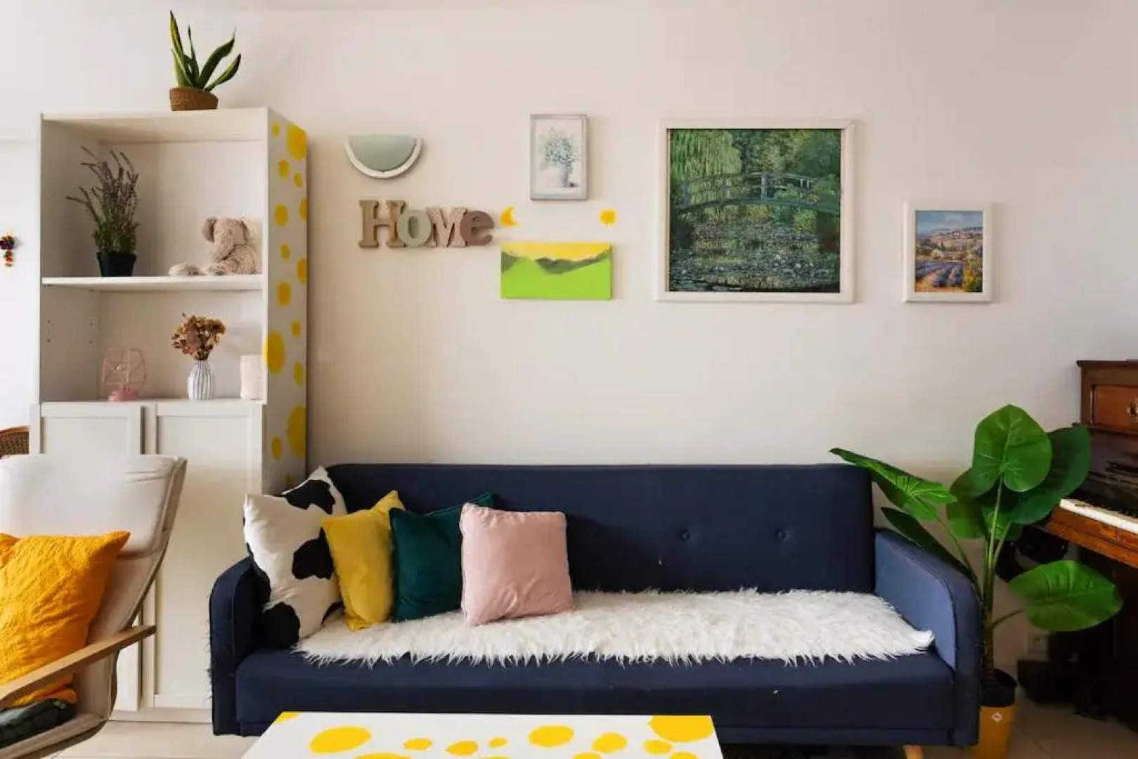 Une chambre chez moi,A guest room in my home,20mins to Paris